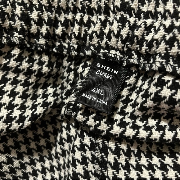 Black and White Houndstooth Wrap Skort with Faux Button Details NWOT - Picture 14 of 15